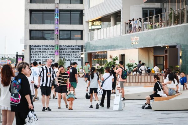 盈丰配资 远足不如本地游，年轻人“五一”掀起城市微度假